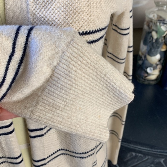 Gap Women’s Cream& Navy Striped Cardigan Size Medium - Picture 3 of 5
